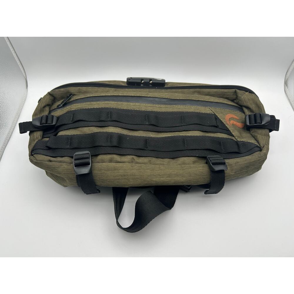 Skunk Lock Smell Proof Sling Bag Crossbody Shoulder Pack Army Green Travel Bag